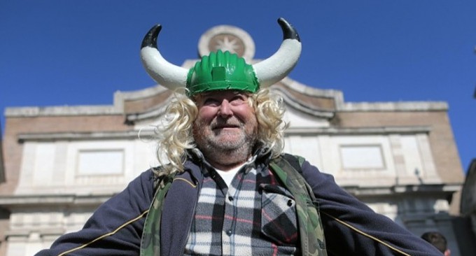 Il fondo: attenzione ai pifferai magici anti Patria