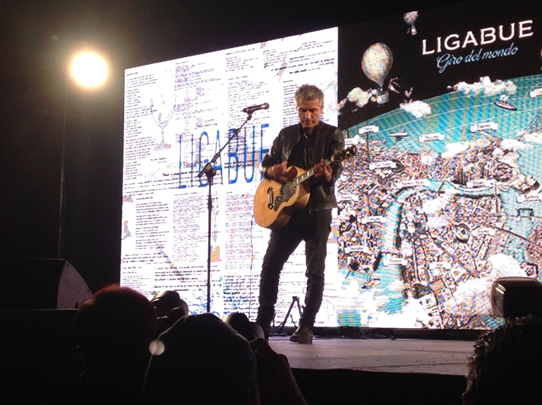 Le note rock di Ligabue per gli italiani nel&nbsp;mondo
