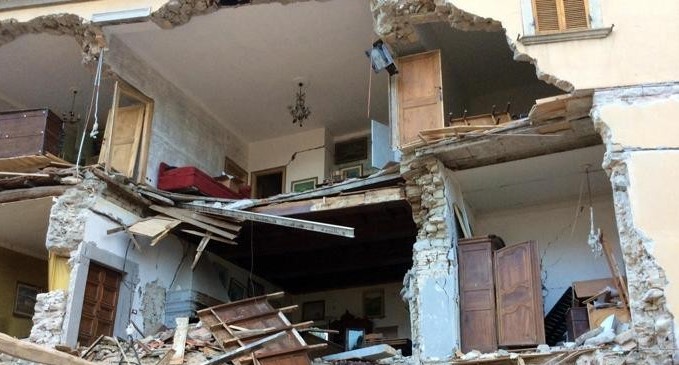 Sul nuovo numero: scaviamo tutti insieme con quel tricolore