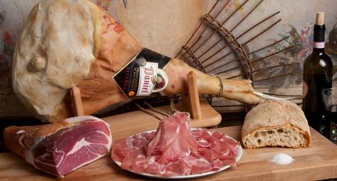 Il fondo: prosciutto San Daniele, solo italiano. Capito?