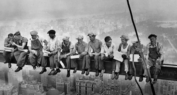 Sul nuovo numero: Terza Repubblica. E adesso?