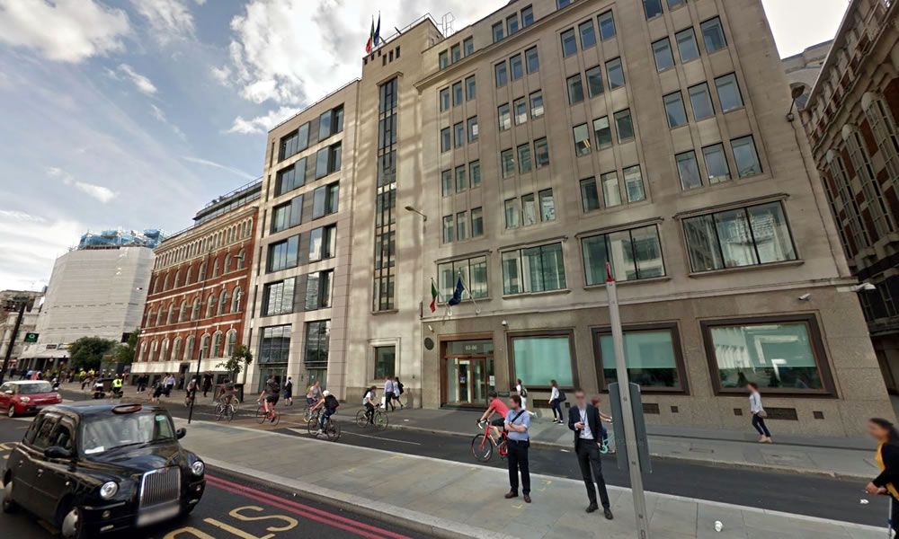 Grandi difficoltà per gli italiani a Londra: impossibile comunicare con il consolato. La denuncia di Fdi