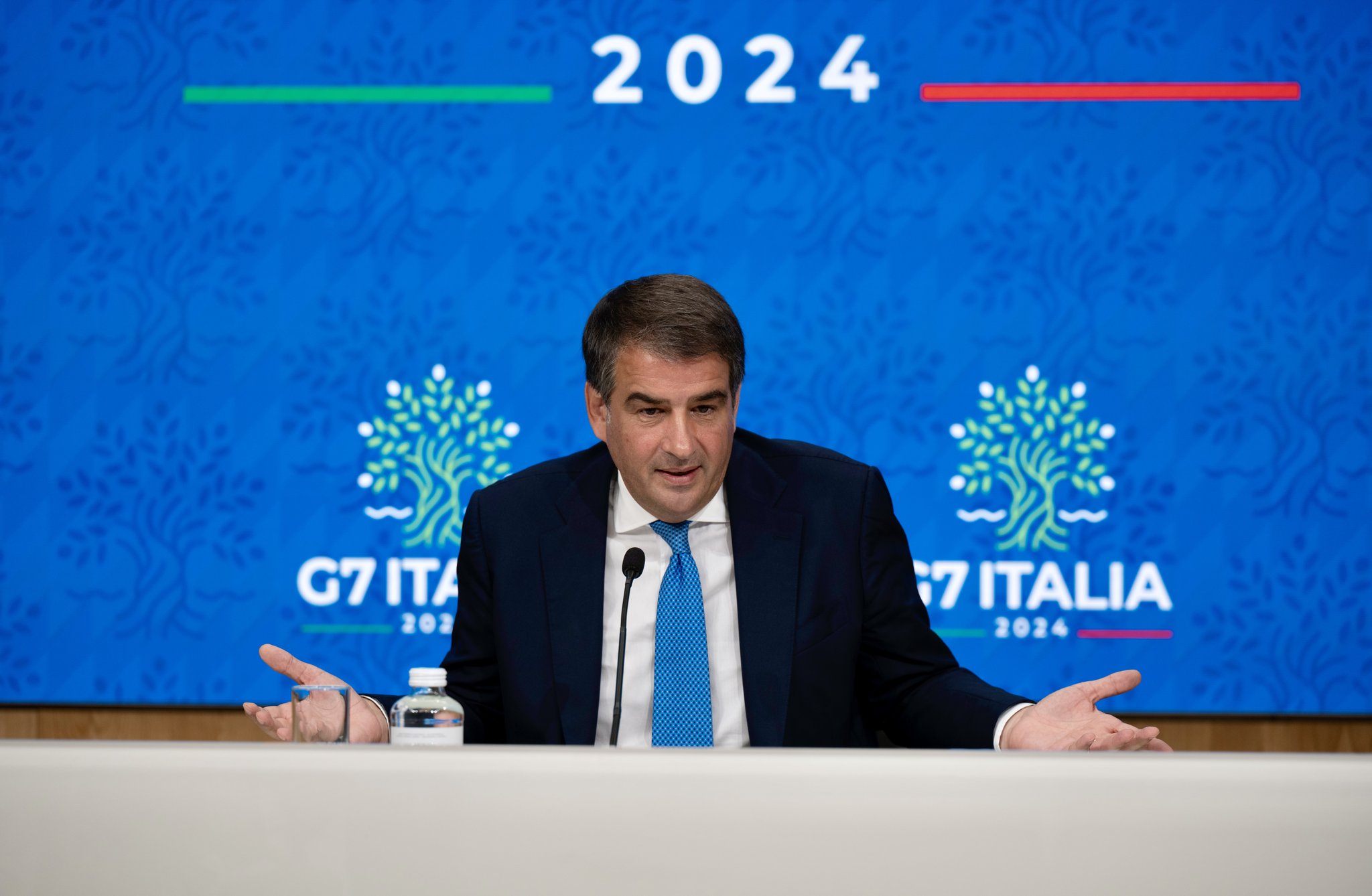 Veto su Fitto, i verdi lo chiamano incompetente