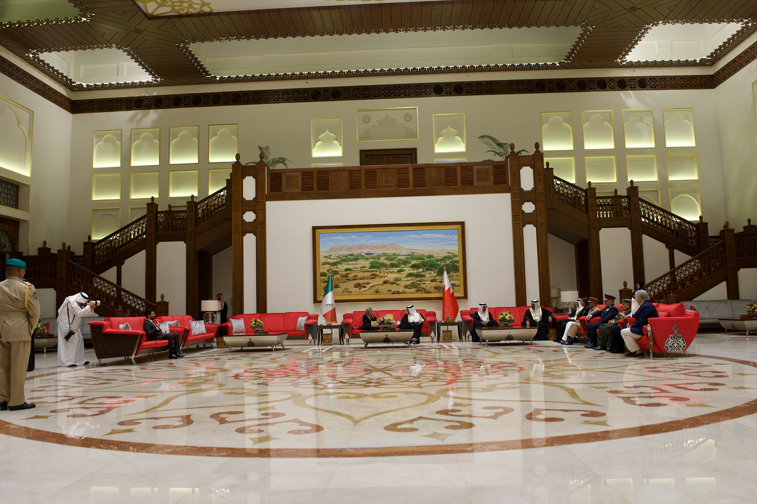 RISPETTO, STRATEGIE, VISIONI: L’ITALIA SECONDO MELONI AL VERTICE DEL GOLFO