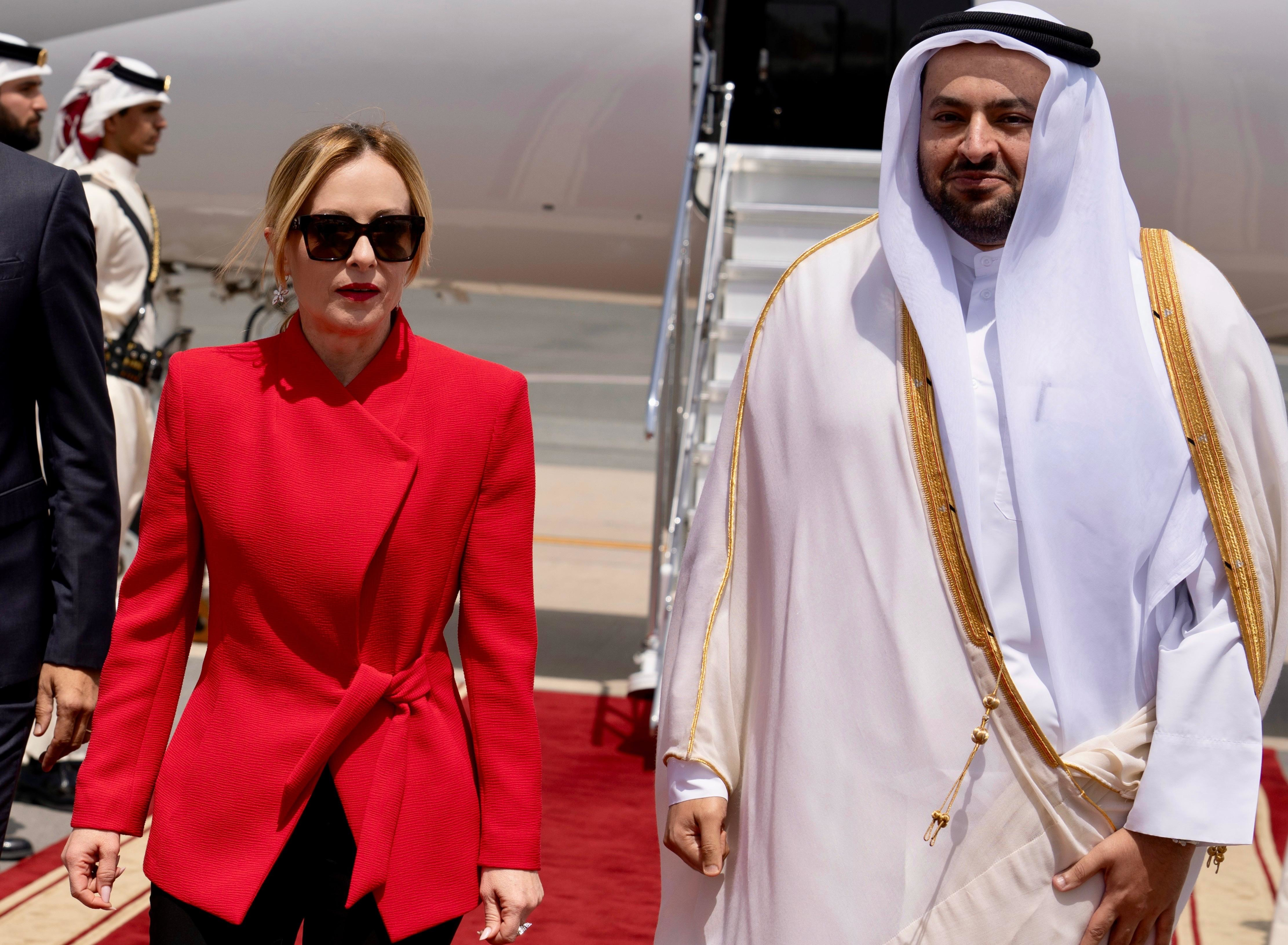 SOROS SOSTIENE LA SINISTRA, MELONI PORTA SOLIDARIETA’ NEL GOLFO. TROVA LE DIFFERENZE